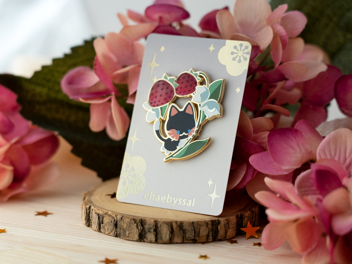 Strawberry Cat  - Enamel Pin